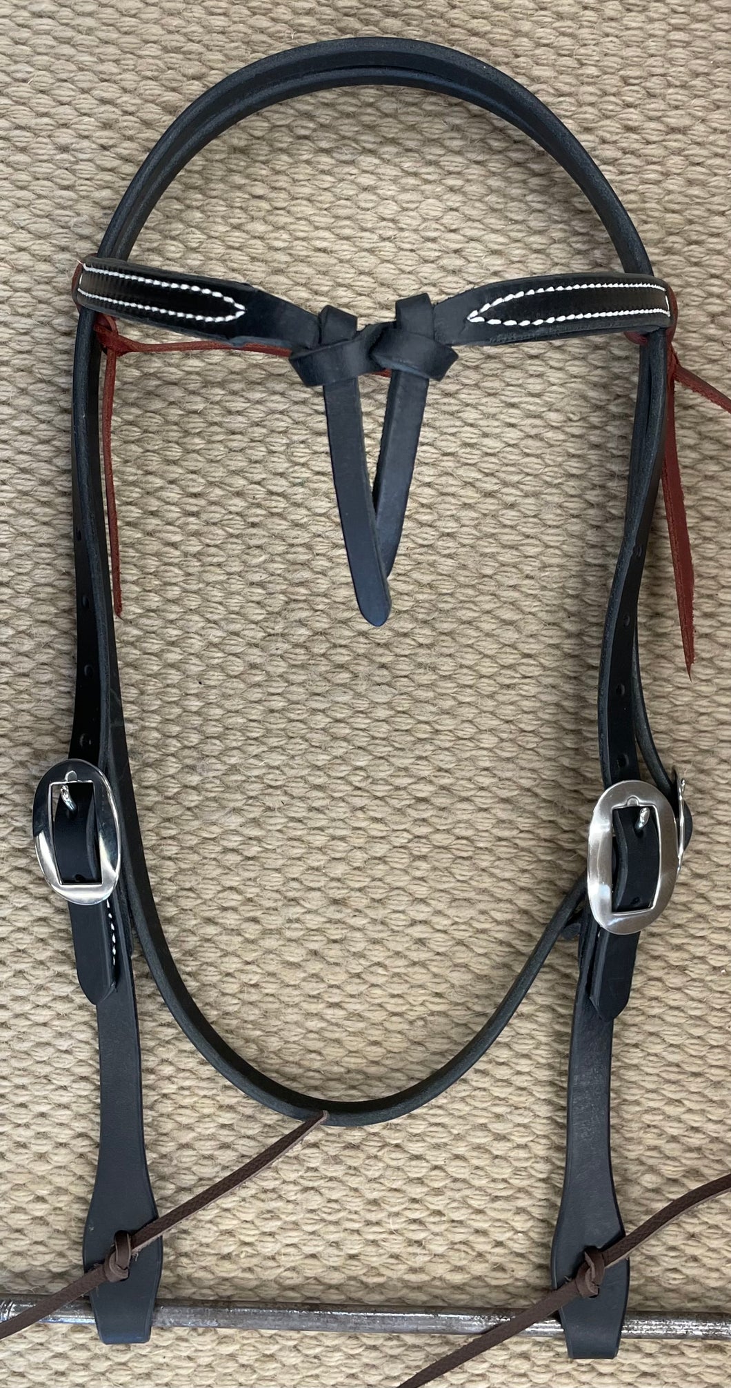 Headstall - HS302 - Plain Black Knotted Browband Regular