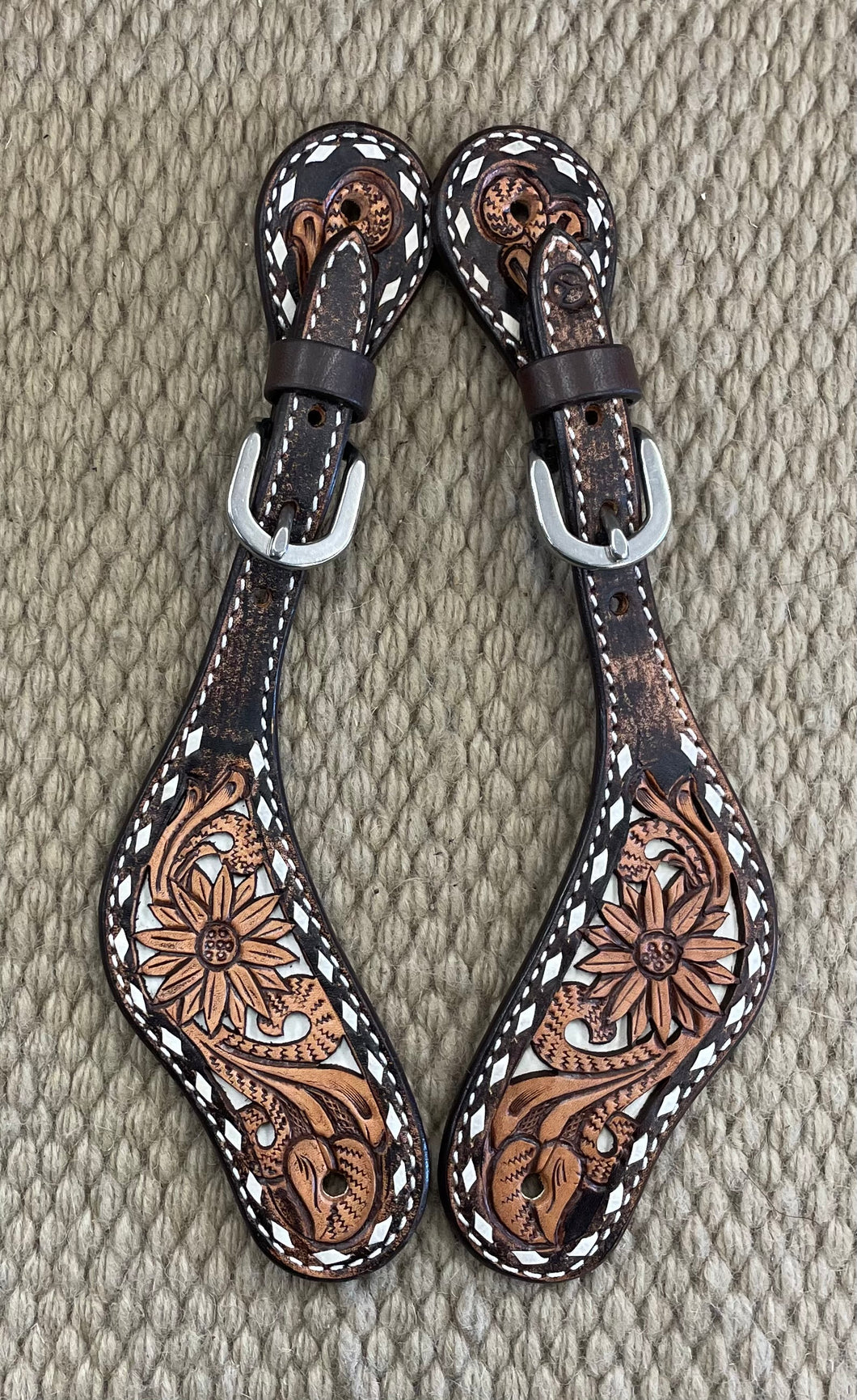 Spur Straps - SPS96 - Ladies White Daisy Filigree