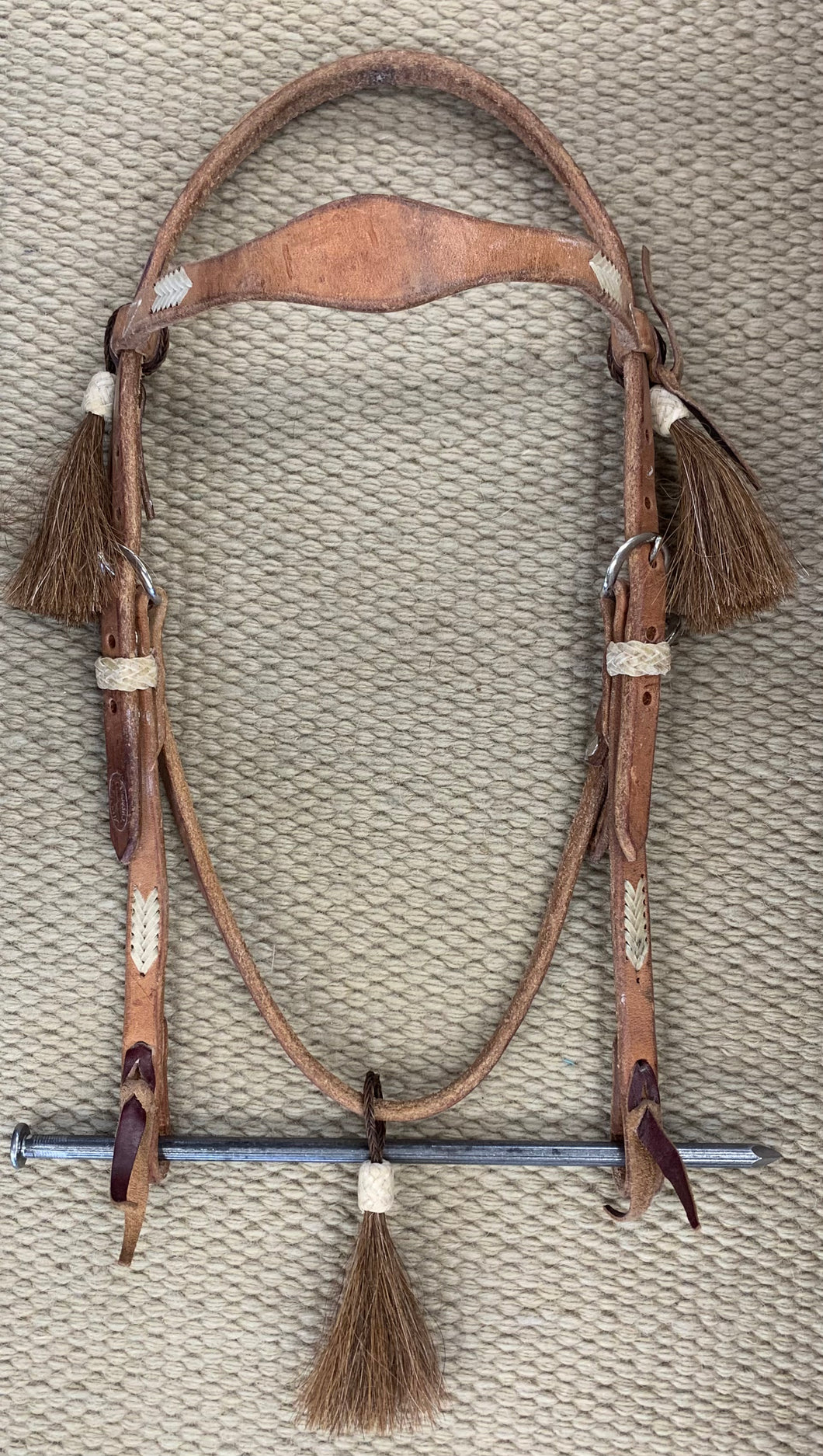 Headstall - HS168 - Harness Swell Brow w/ Three Brown Tassels and Arrow Inlay